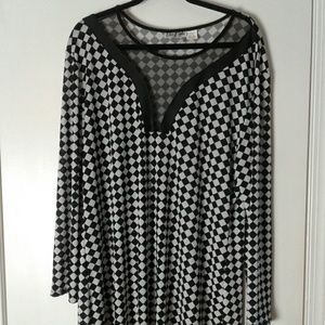 💥3/$20 Black and White Tunic